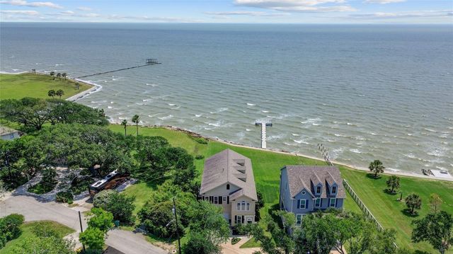 3608 Elmen Street, Seabrook, TX 77586