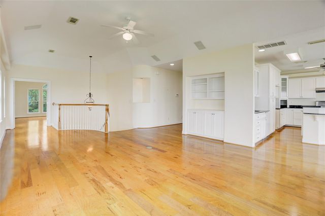 3608 Elmen Street, Seabrook, TX 77586