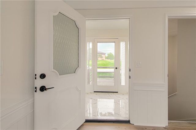 1725 S Kiowa Drive, Olathe, KS 66062
