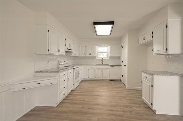 1725 S Kiowa Drive, Olathe, KS 66062