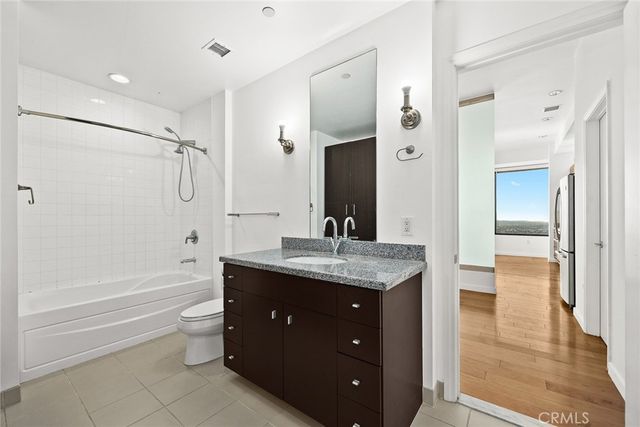 1100 Wilshire Boulevard 3309, Los Angeles, CA 90017
