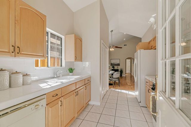 280 College Avenue, Mountain View, CA 94040