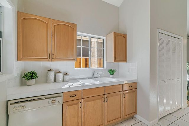 280 College Avenue, Mountain View, CA 94040