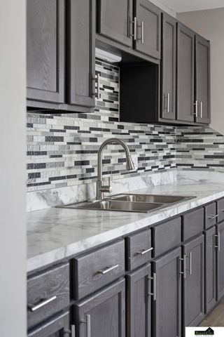 4027 F Street, Lincoln, NE 68510