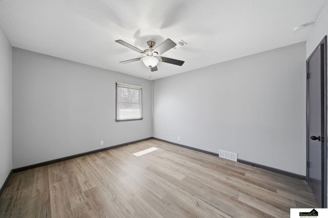 4027 F Street, Lincoln, NE 68510