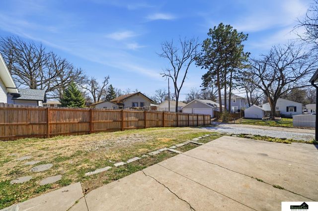 4027 F Street, Lincoln, NE 68510