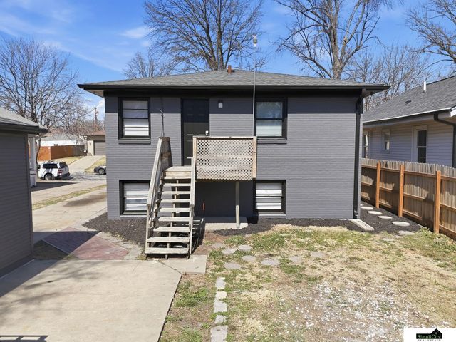 4027 F Street, Lincoln, NE 68510