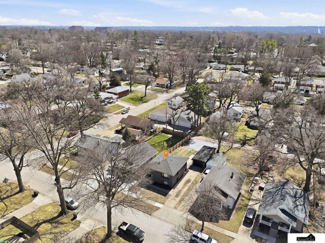 4027 F Street, Lincoln, NE 68510