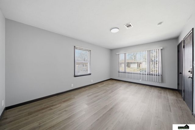 4027 F Street, Lincoln, NE 68510