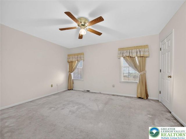 4936 Meadow Lane, Lower Macungie Twp, PA 18062