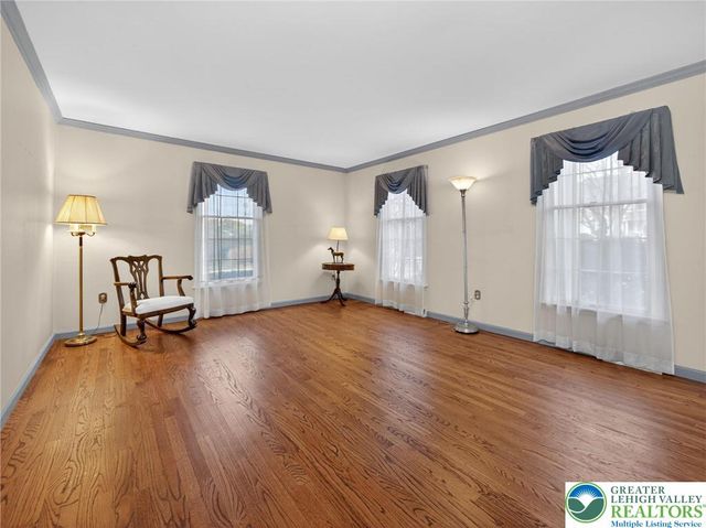 4936 Meadow Lane, Lower Macungie Twp, PA 18062