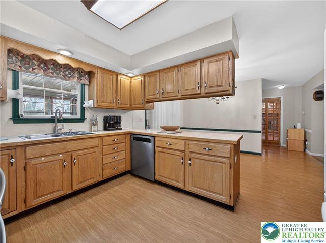 4936 Meadow Lane, Lower Macungie Twp, PA 18062