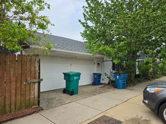 7601 Laramie Avenue, Burbank, IL 60459