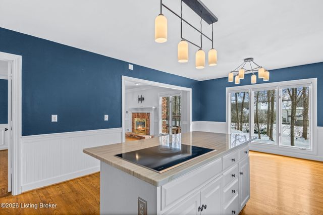 803 Lake Forest Pkwy, Louisville, KY 40245