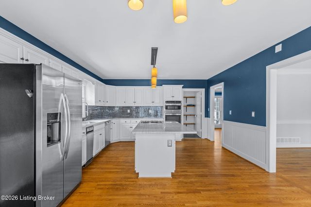 803 Lake Forest Pkwy, Louisville, KY 40245