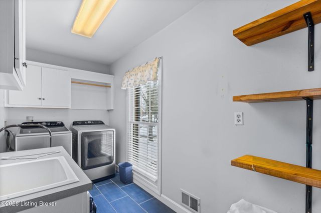 803 Lake Forest Pkwy, Louisville, KY 40245