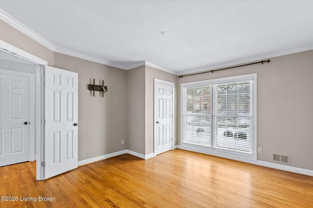 803 Lake Forest Pkwy, Louisville, KY 40245