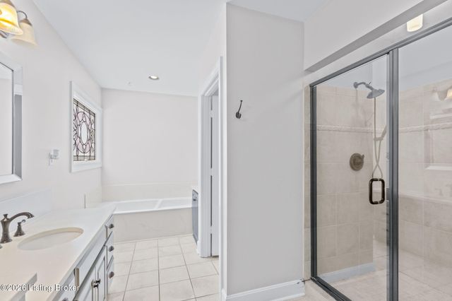 803 Lake Forest Pkwy, Louisville, KY 40245