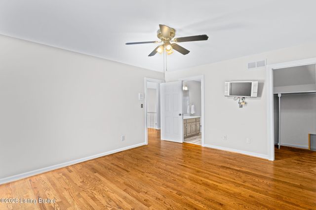 803 Lake Forest Pkwy, Louisville, KY 40245