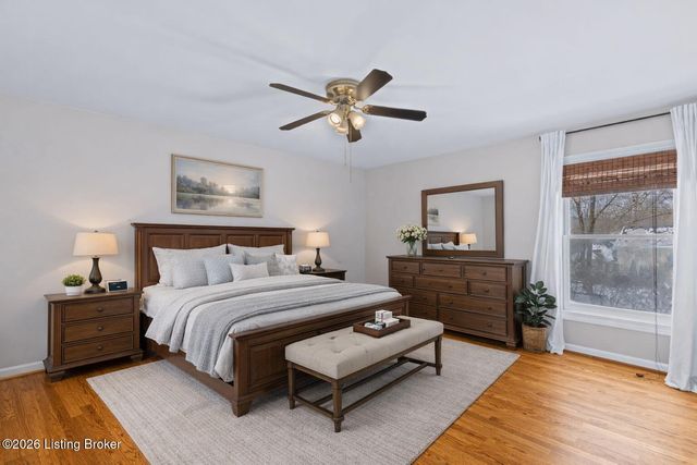 803 Lake Forest Pkwy, Louisville, KY 40245