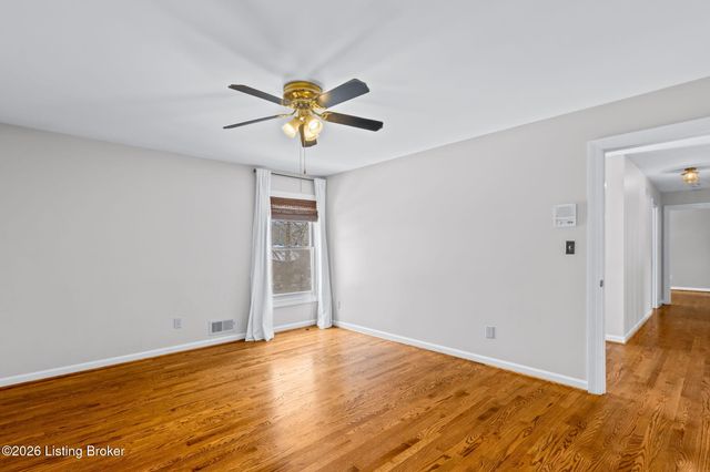 803 Lake Forest Pkwy, Louisville, KY 40245