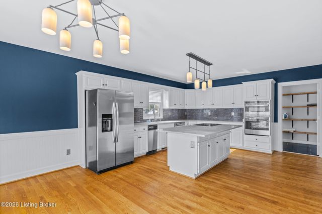 803 Lake Forest Pkwy, Louisville, KY 40245