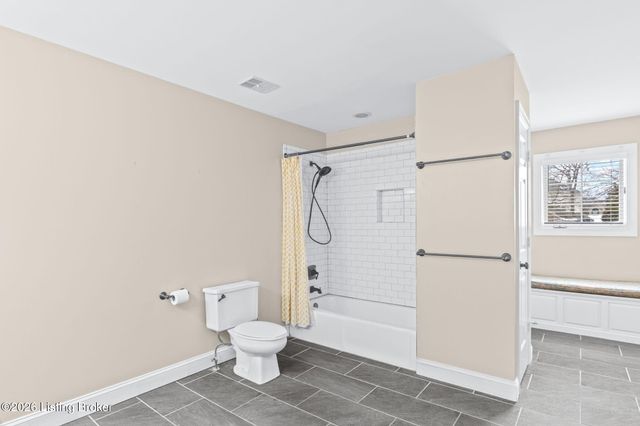 803 Lake Forest Pkwy, Louisville, KY 40245