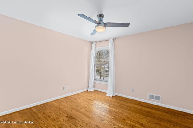 803 Lake Forest Pkwy, Louisville, KY 40245