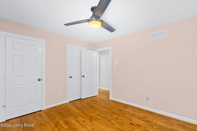 803 Lake Forest Pkwy, Louisville, KY 40245