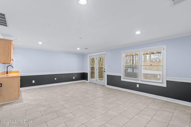 803 Lake Forest Pkwy, Louisville, KY 40245