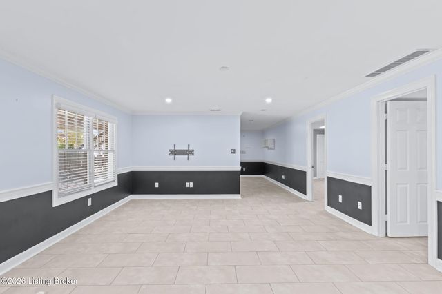 803 Lake Forest Pkwy, Louisville, KY 40245