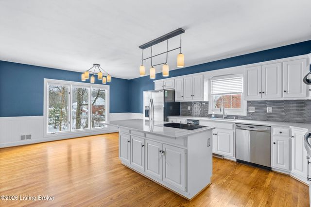 803 Lake Forest Pkwy, Louisville, KY 40245