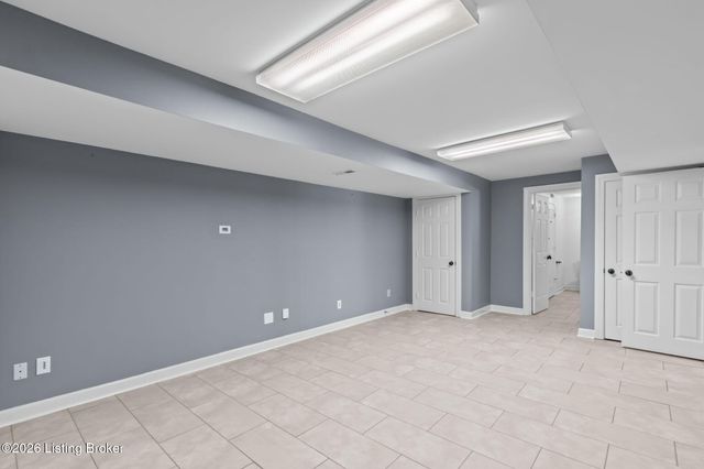 803 Lake Forest Pkwy, Louisville, KY 40245