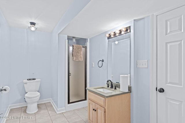 803 Lake Forest Pkwy, Louisville, KY 40245