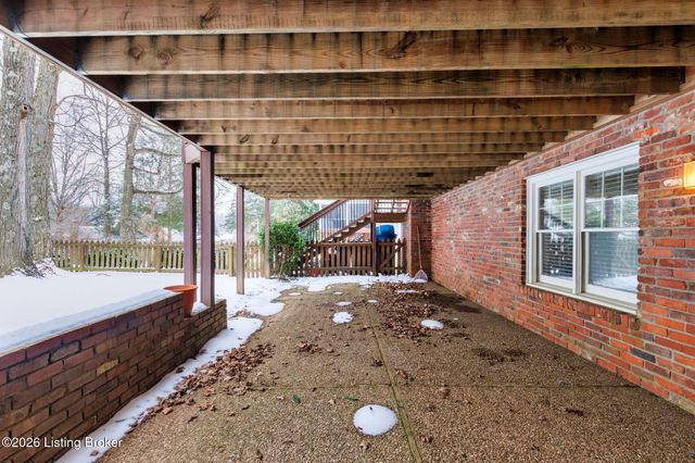 803 Lake Forest Pkwy, Louisville, KY 40245