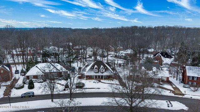 803 Lake Forest Pkwy, Louisville, KY 40245