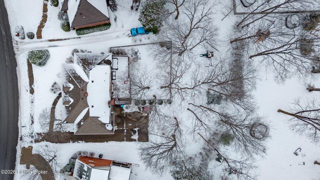 803 Lake Forest Pkwy, Louisville, KY 40245