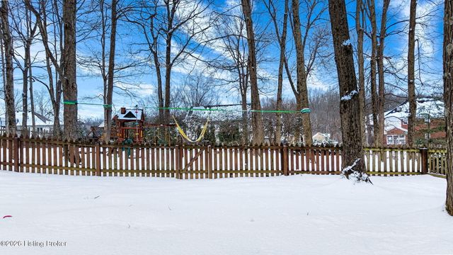 803 Lake Forest Pkwy, Louisville, KY 40245