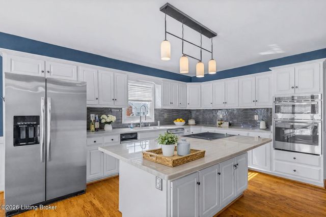 803 Lake Forest Pkwy, Louisville, KY 40245