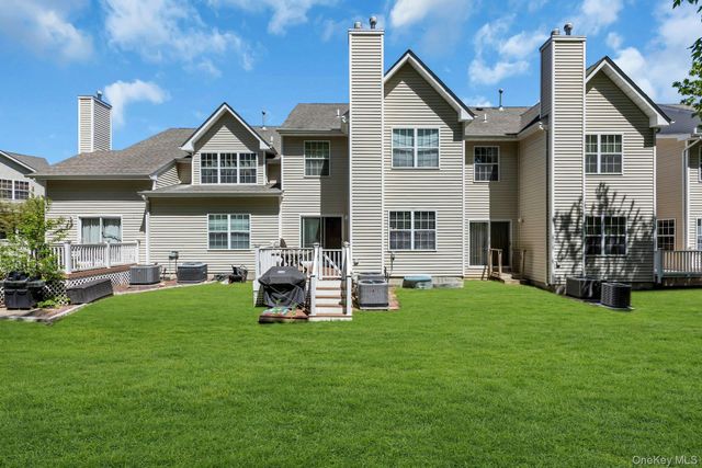 13 Cranberry Circle, Medford, NY 11763