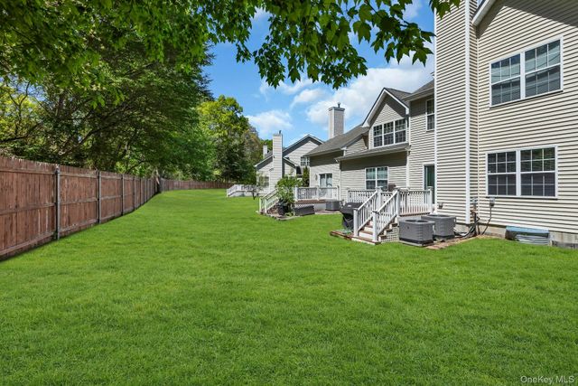 13 Cranberry Circle, Medford, NY 11763