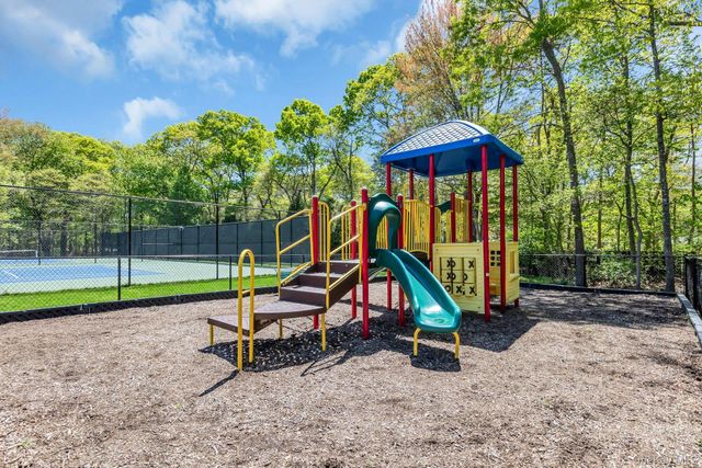 13 Cranberry Circle, Medford, NY 11763