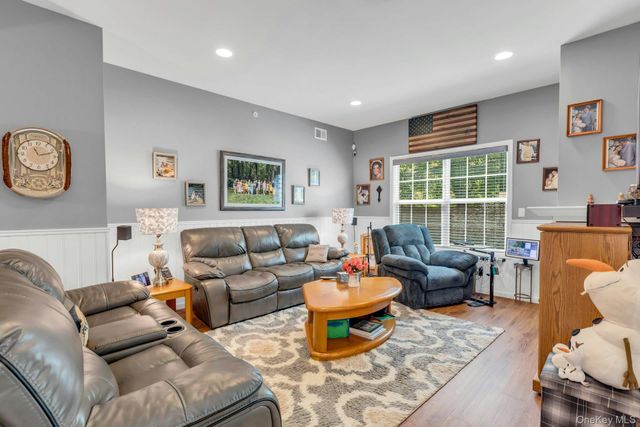 13 Cranberry Circle, Medford, NY 11763
