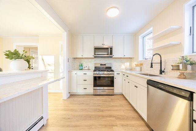 10 Hobamack, Weymouth, MA 02191