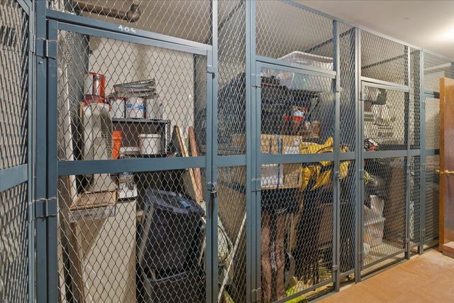 7710 Dempster 404, Morton Grove, IL 60053