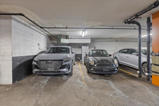 7710 Dempster 404, Morton Grove, IL 60053