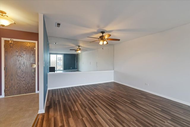 7710 Dempster 404, Morton Grove, IL 60053