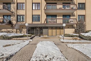 7710 Dempster 404, Morton Grove, IL 60053