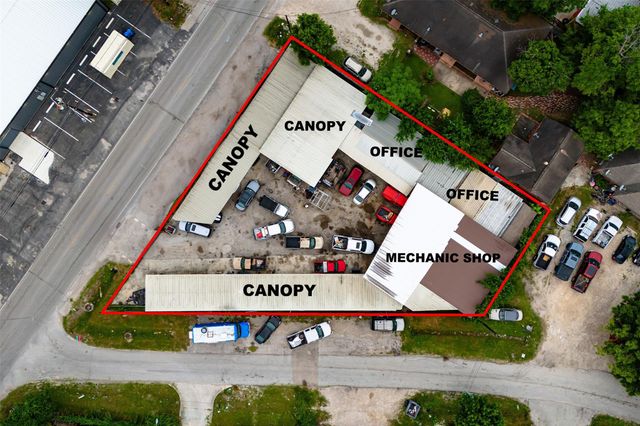 32 Berry Road, Houston, TX 77022