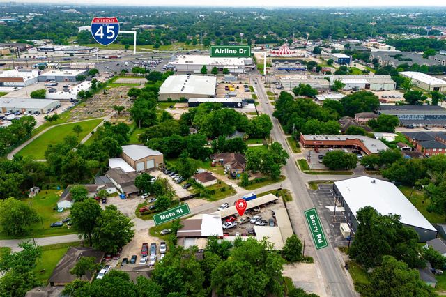 32 Berry Road, Houston, TX 77022